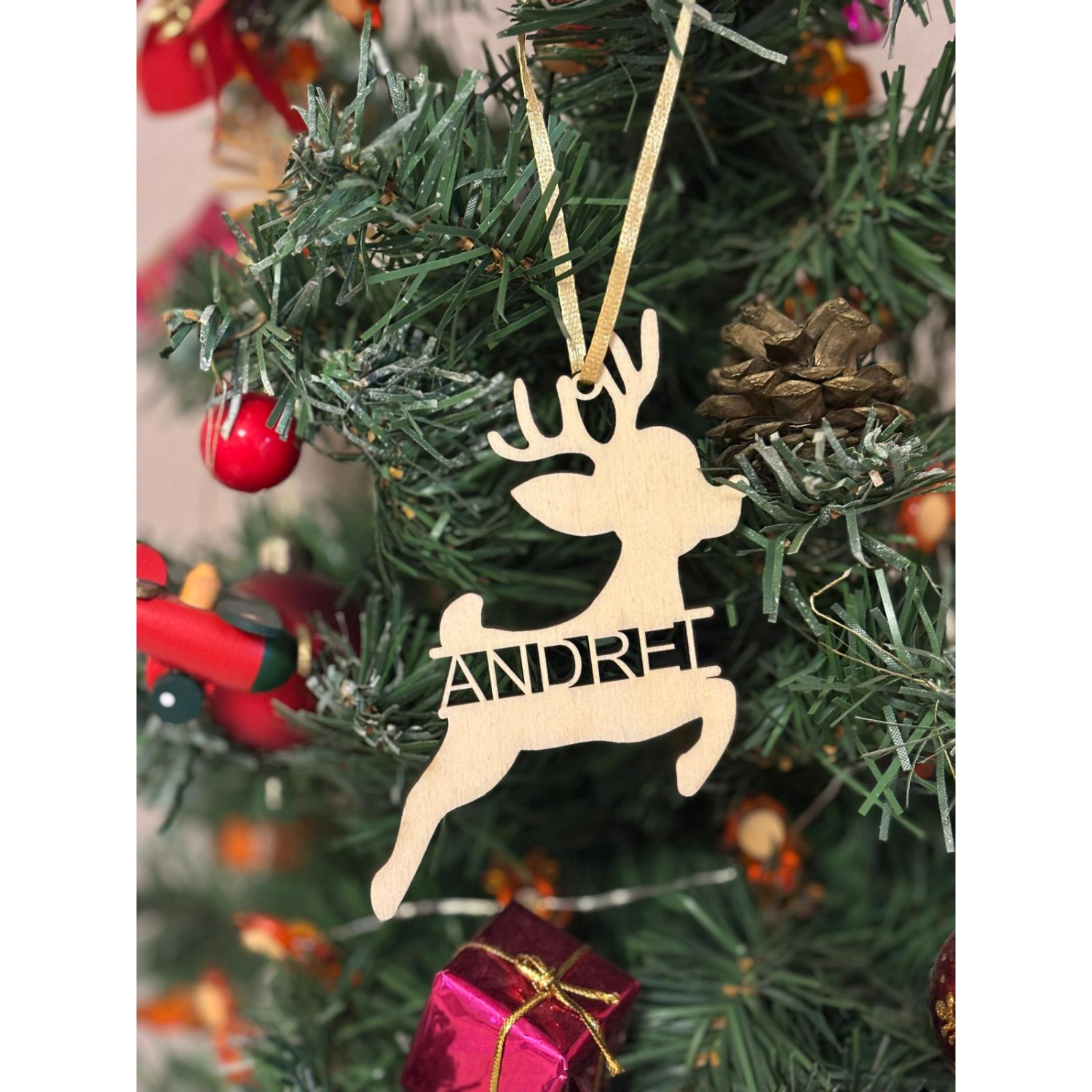 ornament lemn în formă de lemn